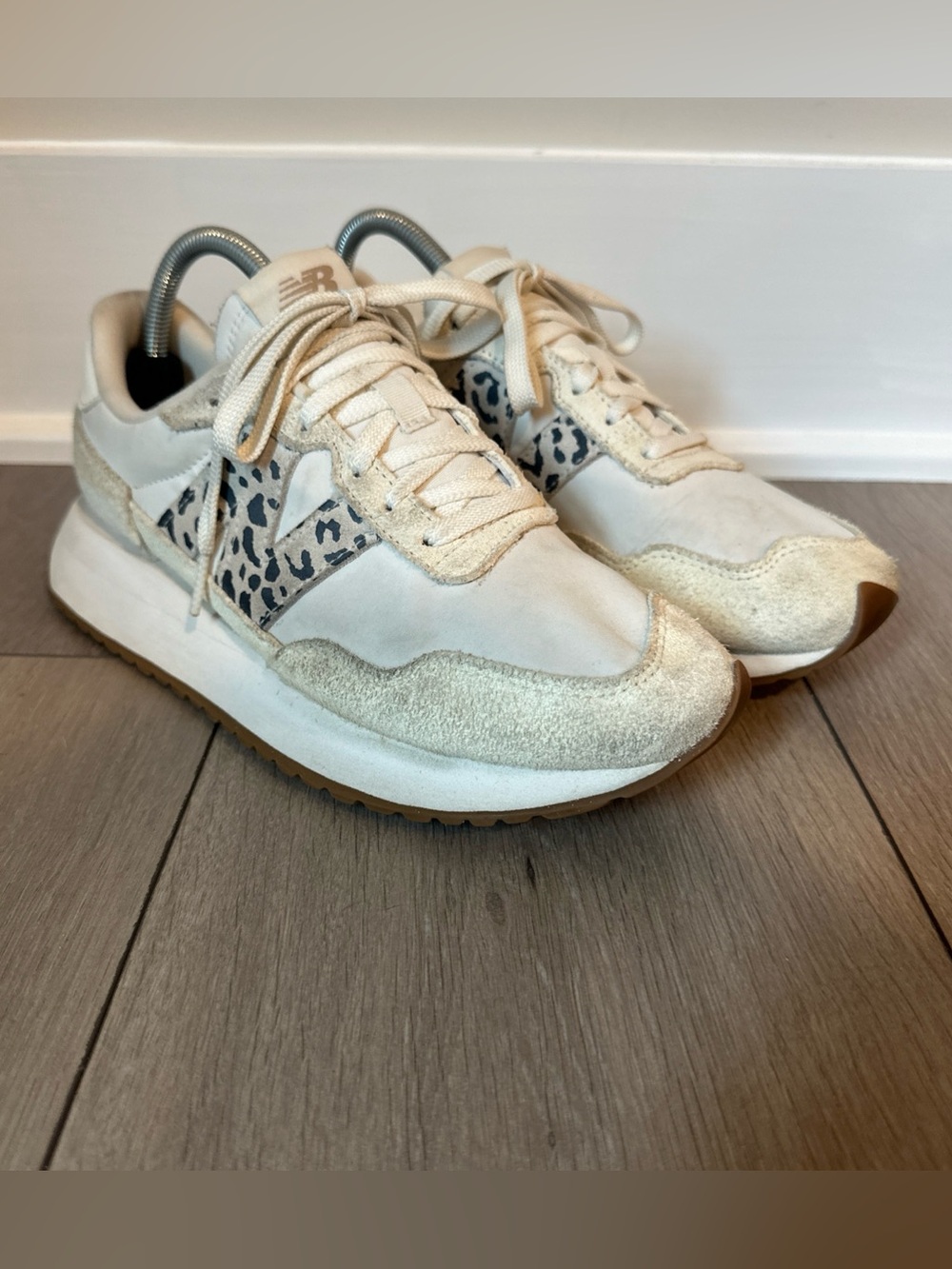 New Balance Womens Size 9 237 WS237PJ Sneakers White Leopard Print Running Shoes - Picture 3 of 13